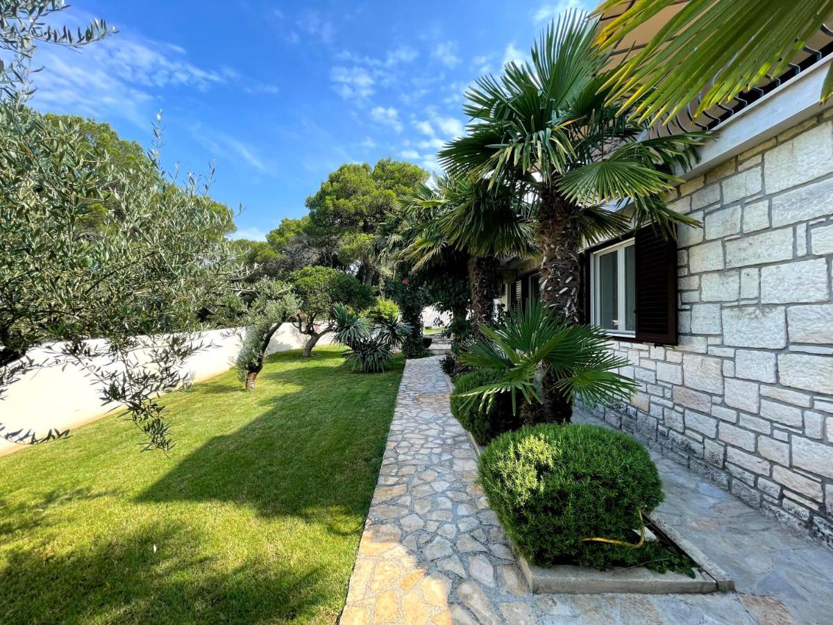 Villa Kos Rovinj Apartments Exterior photo
